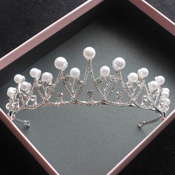 wedding party 15x5cm tiaras beaded flower leaf headwear of bride crown diamond headwear for bride acting initiation graduation zg-16, White;golden 
wedding party 15x5cm tiaras beaded flower leaf headwear of bride crown diamond headwear for bride acting initiation graduation zg-16, White;golden