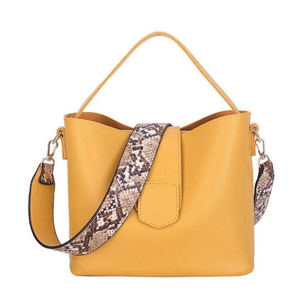 snake pattern wide shoulder strap women handbag soft leather bucket bag casual shoulder messenger bag composite bag
snake pattern wide shoulder strap women handbag soft leather bucket bag casual shoulder messenger bag composite bag