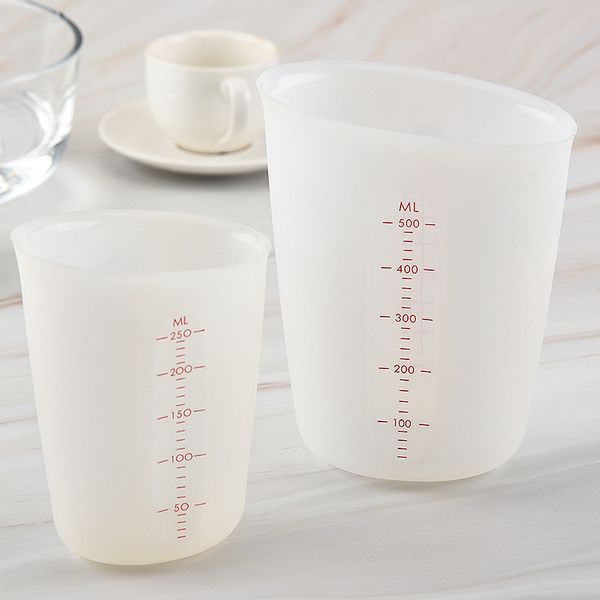 250ml/500ml food grade silicone measuring cups measuring tools soft silicone milk cup baking tool
250ml/500ml food grade silicone measuring cups measuring tools soft silicone milk cup baking tool