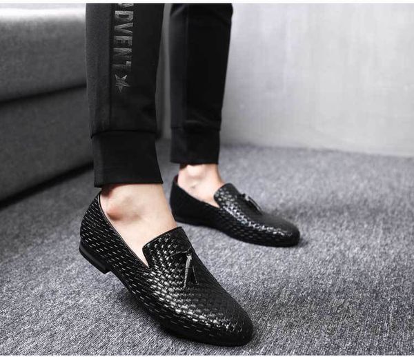 new fashion male loafers pointed toe business knitting casual breathable pu rubber sole flat wedding dress shoes big size 37-48, Black
new fashion male loafers pointed toe business knitting casual breathable pu rubber sole flat wedding dress shoes big size 37-48, Black