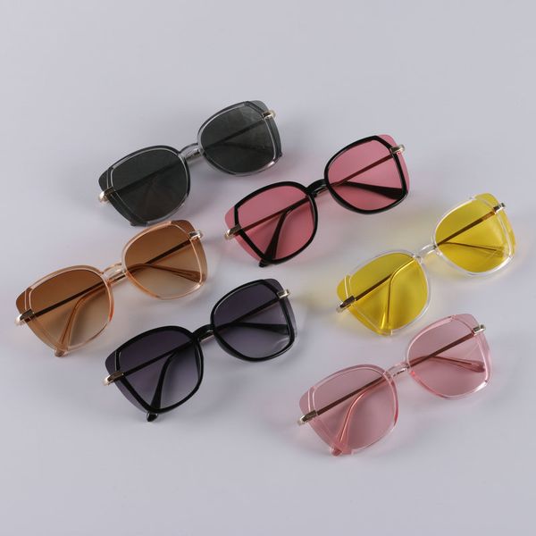 fashion women's polarized sunglasses ladies metal alloy transparent frame multicolor female goggle gradient glasses, White;black
fashion women's polarized sunglasses ladies metal alloy transparent frame multicolor female goggle gradient glasses, White;black