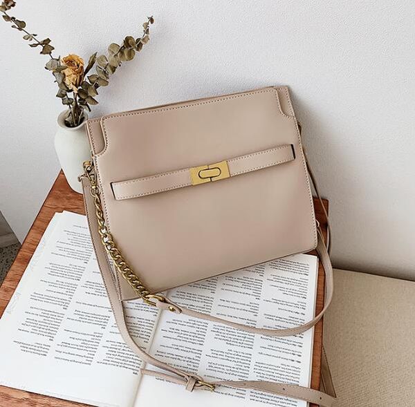 designer women handbag luxury lady large capacity retro chain crossbody bags fashion two shoulder strap cow5
designer women handbag luxury lady large capacity retro chain crossbody bags fashion two shoulder strap cow5