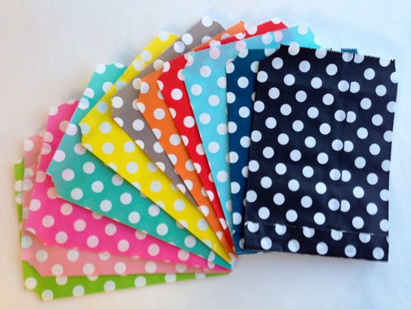 25pcs paper bags pink gold and white paper treat sacks packaging chevron polka dot birthday gift favor bags 5.5 x 7.5 inches
25pcs paper bags pink gold and white paper treat sacks packaging chevron polka dot birthday gift favor bags 5.5 x 7.5 inches