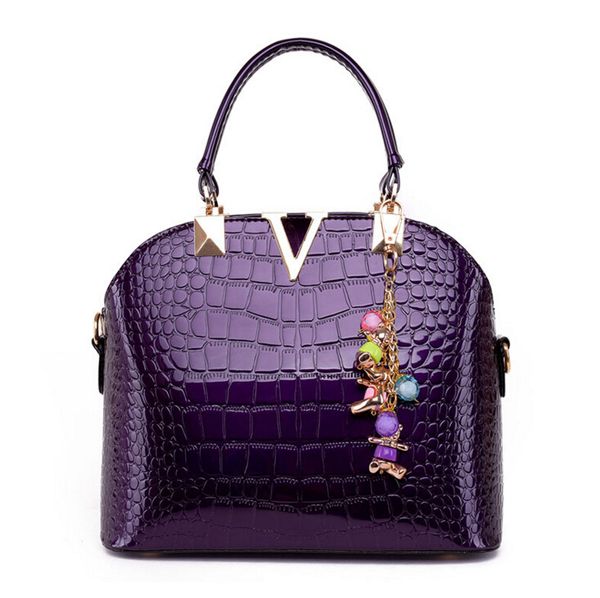 2016 women crocodile handbag european and american fashion patent leather messenger shell bag woman handbag
2016 women crocodile handbag european and american fashion patent leather messenger shell bag woman handbag