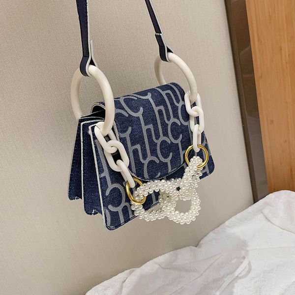 french original design fashion chain shoulder bag handbag & fashion crossbody bag width 20cm height 14cm thickness 10cm
french original design fashion chain shoulder bag handbag & fashion crossbody bag width 20cm height 14cm thickness 10cm