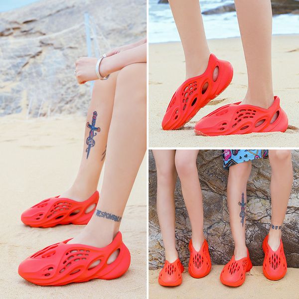 new men shoes couple holes hollow breathable sandals non slip massage beach slippers lightweight women flip flops zapatos hombre mx200617, Black
new men shoes couple holes hollow breathable sandals non slip massage beach slippers lightweight women flip flops zapatos hombre mx200617, Black