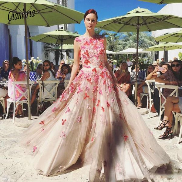pretty 3d buttefly long prom dresses 2019 gorgeous hand made appliques eye-catching women evening dress custom vestido de festa, White;black
pretty 3d buttefly long prom dresses 2019 gorgeous hand made appliques eye-catching women evening dress custom vestido de festa, White;black