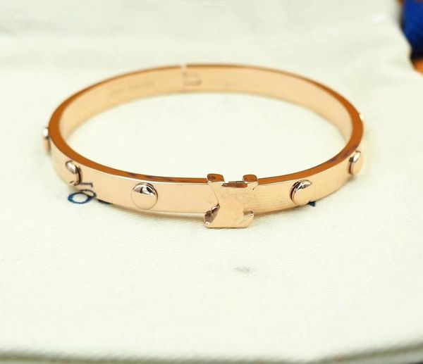 luxury designer jewelry women bracelets titanium steel fashion bracelet love bangle luxury silver rose gold bracelet fashion bracelet 2020, Golden;silver
luxury designer jewelry women bracelets titanium steel fashion bracelet love bangle luxury silver rose gold bracelet fashion bracelet 2020, Golden;silver