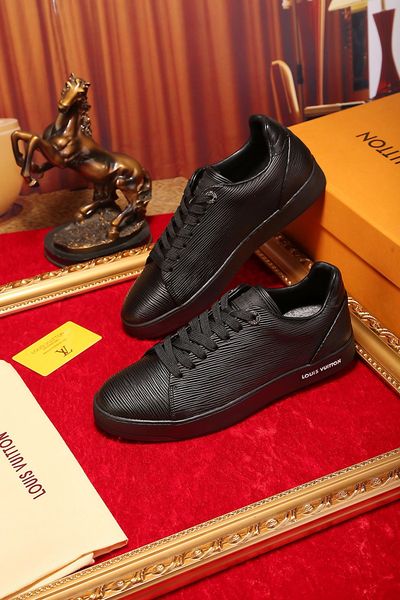 2020 quality designer shoe fashion luxury women men's leather lace up platform oversized sole sneakers white black casual shoes with bo
2020 quality designer shoe fashion luxury women men's leather lace up platform oversized sole sneakers white black casual shoes with bo