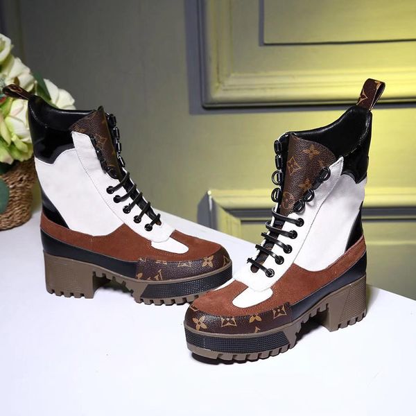 2020 new brand women's boots leather winter warm shoes motorcycle fashion classic ankle boots fur oxford shoes waterproof non-slip
2020 new brand women's boots leather winter warm shoes motorcycle fashion classic ankle boots fur oxford shoes waterproof non-slip