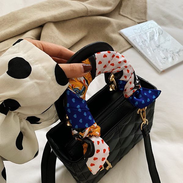 womens bag 2020 new style classic rhombus embroidery thread small square bag fashionable handbag messenger bag
womens bag 2020 new style classic rhombus embroidery thread small square bag fashionable handbag messenger bag
