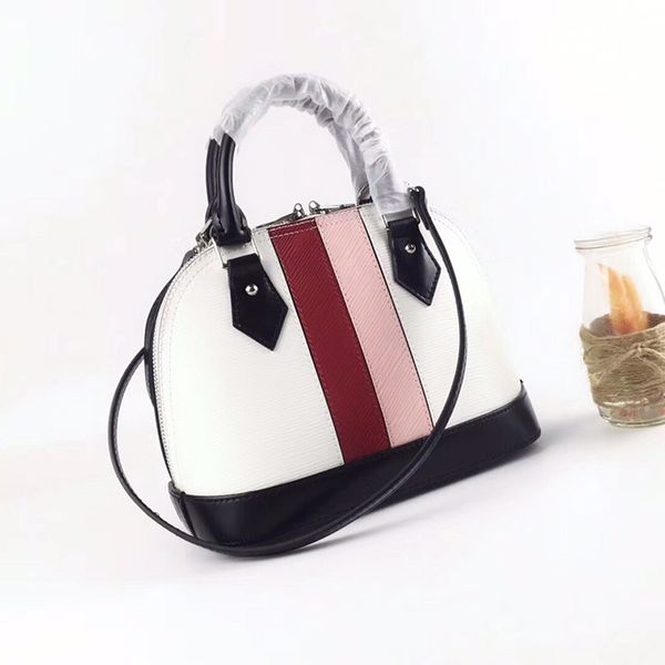 2020 fashion luxury designer womens luxury designer purses handbags crossbody bags retro shoulder handbag size23.5x17.5x11.5cm
2020 fashion luxury designer womens luxury designer purses handbags crossbody bags retro shoulder handbag size23.5x17.5x11.5cm