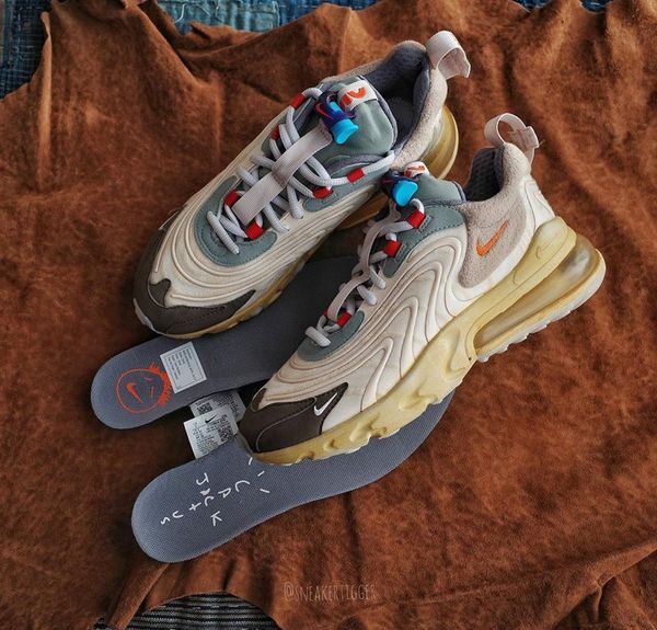 2020 travis scott x 270 react running shoes authentic air women men designer shoes 270s maxs breathable trekking jogging sneaskers
2020 travis scott x 270 react running shoes authentic air women men designer shoes 270s maxs breathable trekking jogging sneaskers