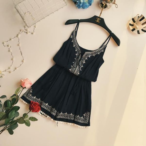 2018 new spring summer floral embroidey rompers jumpsuits women sleevelessoveralls lady casual boho beach playsuits, Black;white
2018 new spring summer floral embroidey rompers jumpsuits women sleevelessoveralls lady casual boho beach playsuits, Black;white
