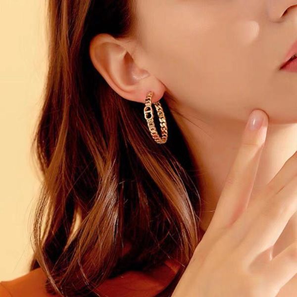 metal c-type half circle ring fashion high-grade noble chain ear ring female gift earrings, Silver
metal c-type half circle ring fashion high-grade noble chain ear ring female gift earrings, Silver