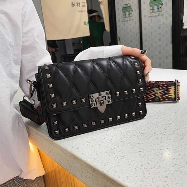 quilted chains diamond lock leather square thread bag women 2019 ladies crossbody handbag messenger
quilted chains diamond lock leather square thread bag women 2019 ladies crossbody handbag messenger