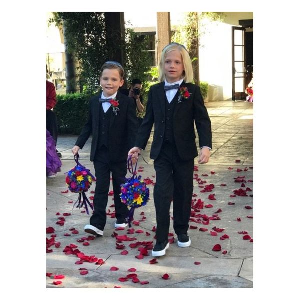 black boy formal occasiontuxedos notched lapel two button kids wedding tuxedos child suit (jacket+pants+bow+vest)
black boy formal occasiontuxedos notched lapel two button kids wedding tuxedos child suit (jacket+pants+bow+vest)