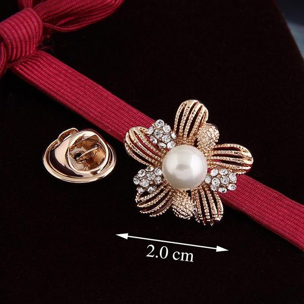 hollow three-dimensional pearl broth crystal flower brooch valentine's day pin gift wholesale, Gray 
hollow three-dimensional pearl broth crystal flower brooch valentine's day pin gift wholesale, Gray