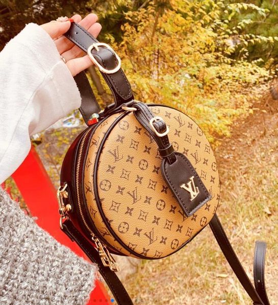2019 мода дамы сумка цепь сумка кошелек осень и зима мех новый круглый торт новый тр
2019 мода дамы сумка цепь сумка кошелек осень и зима мех новый круглый торт новый тр