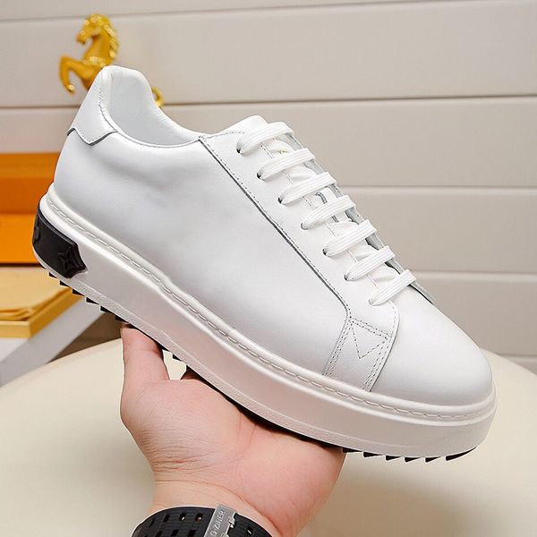 new arrival men luxury designer sneakers casual lace-up triple shoes leather black white sneakers generous classic red bottoms sports shoes
new arrival men luxury designer sneakers casual lace-up triple shoes leather black white sneakers generous classic red bottoms sports shoes