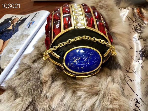 the new european classical style luxury bag fashon shoulder bag handbag beatles-shaped decorative gold chain bag with coloured water drills
the new european classical style luxury bag fashon shoulder bag handbag beatles-shaped decorative gold chain bag with coloured water drills