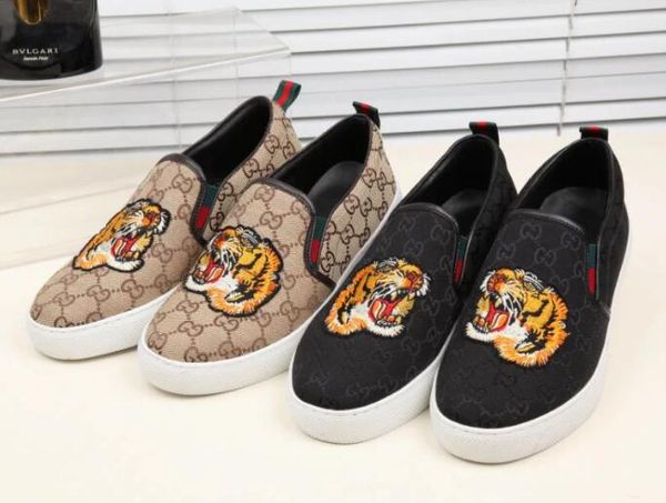 2019 men sneakers shoes mens low cut skateboard casual sneakers old skool canvas shoes classic 39-45, Black
2019 men sneakers shoes mens low cut skateboard casual sneakers old skool canvas shoes classic 39-45, Black