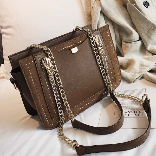 luxury rivet handbag women bag designer brand metal chain tote bags casual pu leather crossbody bag
luxury rivet handbag women bag designer brand metal chain tote bags casual pu leather crossbody bag