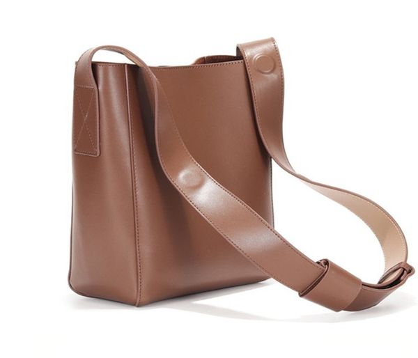 fashion brand design leather handbags new high-quality solid color simple wild casual shoulder messenger portable ladies bucket bag
fashion brand design leather handbags new high-quality solid color simple wild casual shoulder messenger portable ladies bucket bag