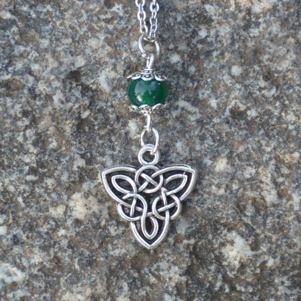 metal celtics pendant necklace with natural stone celtics collection jewelry, Golden;silver
metal celtics pendant necklace with natural stone celtics collection jewelry, Golden;silver