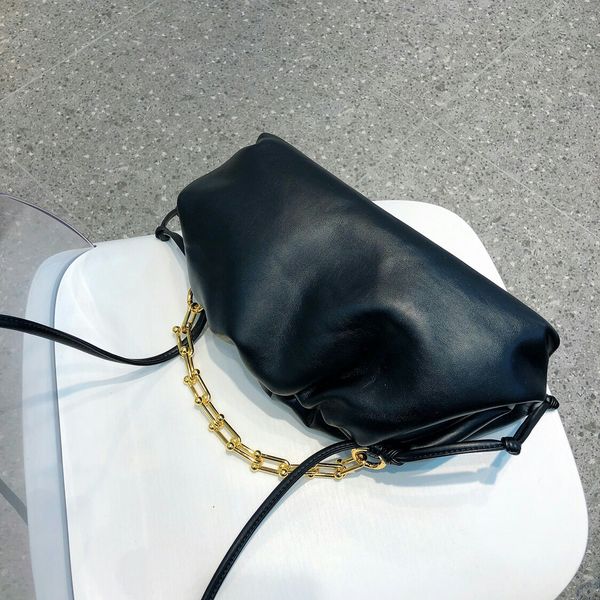 siketu2020 новая женская сумка цепи облако сумка клип сумка клецки чистая красная рука карри плеча
siketu2020 новая женская сумка цепи облако сумка клип сумка клецки чистая красная рука карри плеча