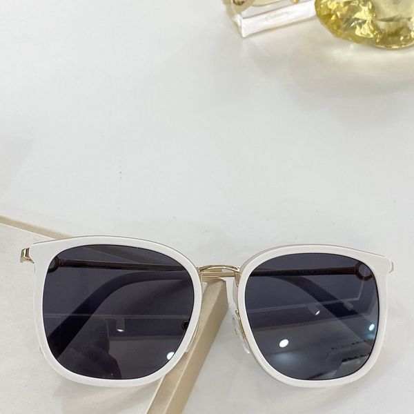 925 sunglasses for women design popular fashion polygon frame sunglass crystal metarial fashion women style come with package size 53-18-135, White;black
925 sunglasses for women design popular fashion polygon frame sunglass crystal metarial fashion women style come with package size 53-18-135, White;black