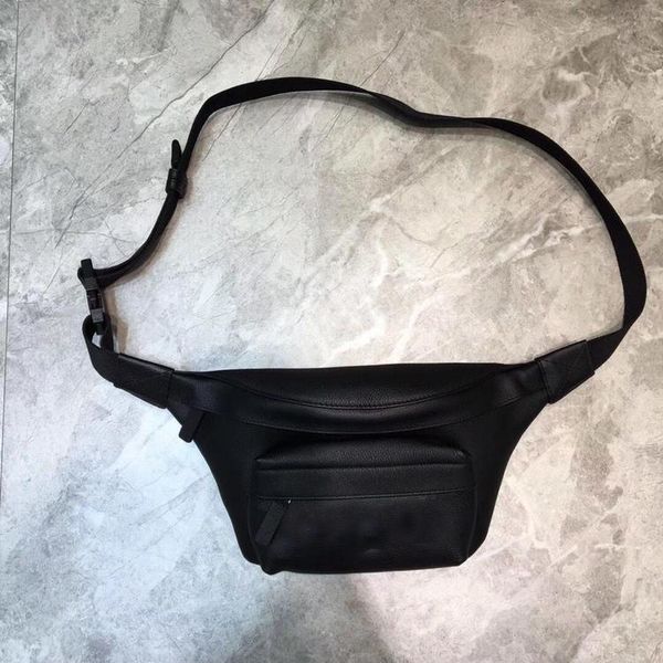luxury explosion style belt bag black mini version fashion bag size:upper length30cm-lower length19cm-height16cm-width3cm
luxury explosion style belt bag black mini version fashion bag size:upper length30cm-lower length19cm-height16cm-width3cm