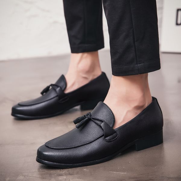 black tassels loafers men's shoes fashion business leather shoes lightweight antiskid men casual krasovki men
black tassels loafers men's shoes fashion business leather shoes lightweight antiskid men casual krasovki men