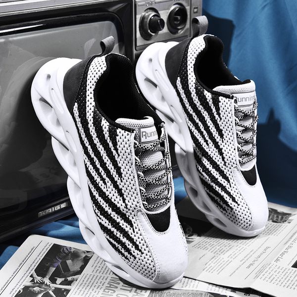 lightweight 2020 new spring men casual shoes mesh comfortable classic male shoes sneakers original footwear large size 39-48, Black
lightweight 2020 new spring men casual shoes mesh comfortable classic male shoes sneakers original footwear large size 39-48, Black