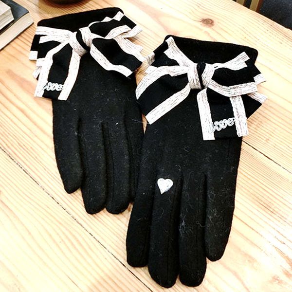 gloves winter women letters bowknot full finger mittens touch screen glove warm winter handschoenen guantes mujer eldiven femme, Blue;gray 
gloves winter women letters bowknot full finger mittens touch screen glove warm winter handschoenen guantes mujer eldiven femme, Blue;gray