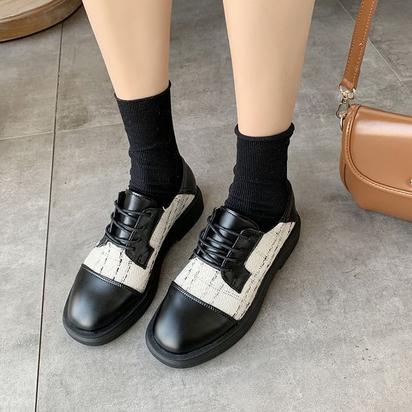 fashion black leather shoes women mocassins femmes chaussures lace up comfortable flats shoes women derby u29-38
fashion black leather shoes women mocassins femmes chaussures lace up comfortable flats shoes women derby u29-38