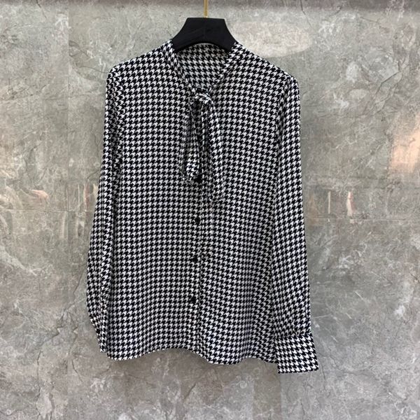 2020 spring and summer new women's lace-up knotted decorative neckline plaid long-sleeved all-match shirt shirt 329, White
2020 spring and summer new women's lace-up knotted decorative neckline plaid long-sleeved all-match shirt shirt 329, White