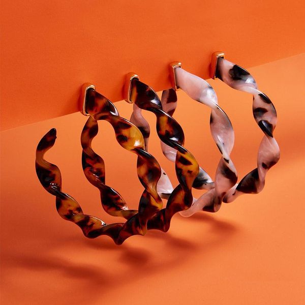 trendy twist big round circle hoop earrings for women acrylic resin tortoiseshell statement earringsfashion jewelry brincos, Golden;silver
trendy twist big round circle hoop earrings for women acrylic resin tortoiseshell statement earringsfashion jewelry brincos, Golden;silver