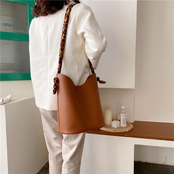 bags for women 2020 designer leather bucket bag soft leather large tote composite bag womens handcrafted handbags women sac
bags for women 2020 designer leather bucket bag soft leather large tote composite bag womens handcrafted handbags women sac