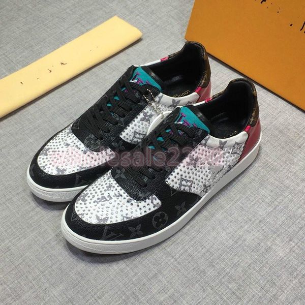 2020 luxury big leather cowhide rhinestone embroidery craft men's driving shoes designer brand wedding party shoes, Black;red
2020 luxury big leather cowhide rhinestone embroidery craft men's driving shoes designer brand wedding party shoes, Black;red