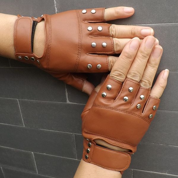 2018 new khaki leather gloves woman breathable gloves black half finger tactical short summer glove with metal rivets, Blue;gray
2018 new khaki leather gloves woman breathable gloves black half finger tactical short summer glove with metal rivets, Blue;gray