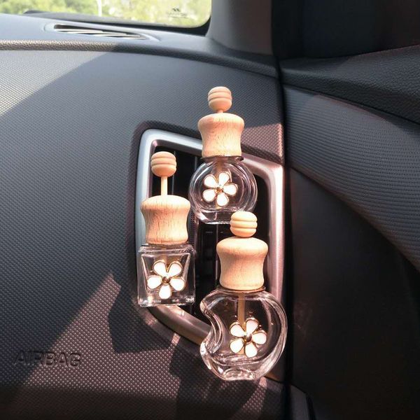 empty clear glass hanging perfume bottles pendant essential oils air freshener packing bottles for car
empty clear glass hanging perfume bottles pendant essential oils air freshener packing bottles for car
