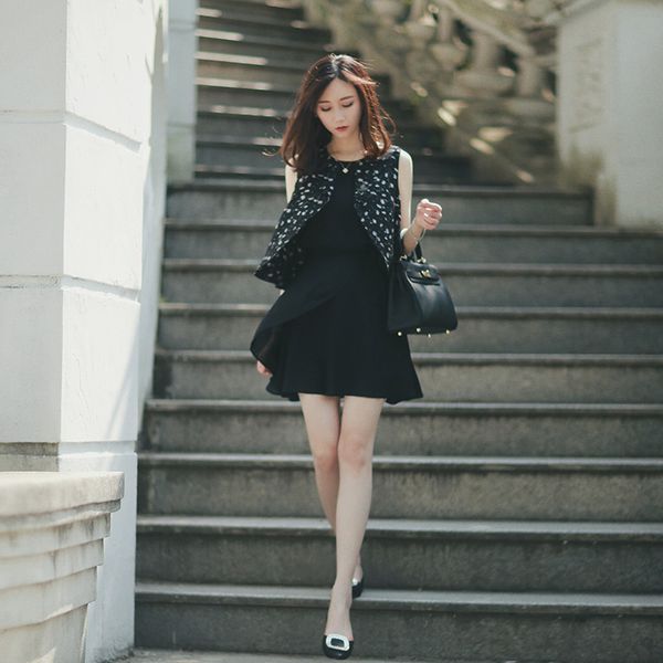 french counters light bowknot irregular temperament a word skirt joker bust skirt of tall waist, Black
french counters light bowknot irregular temperament a word skirt joker bust skirt of tall waist, Black