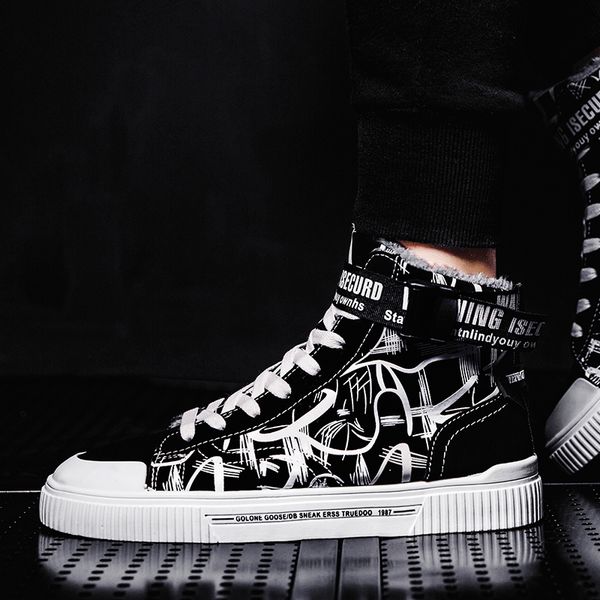 winter leather men's shoes warm graffiti wild students high-shoes 2019 new korean version of the trend of vibrato plus velve, Black
winter leather men's shoes warm graffiti wild students high-shoes 2019 new korean version of the trend of vibrato plus velve, Black