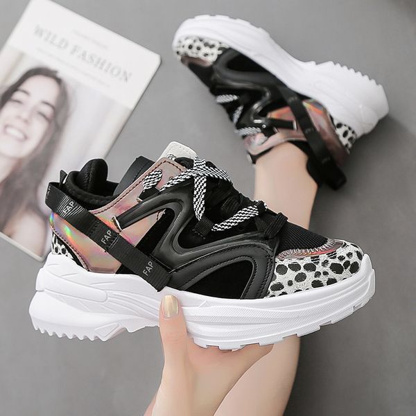 white women running shoes new lace-up chunky sneakers for women vulcanize shoes leisure fashion dad platform sneakers 
white women running shoes new lace-up chunky sneakers for women vulcanize shoes leisure fashion dad platform sneakers
