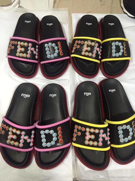 2020 luxury men women shoes designer flip flops flat designer sandals fashion household designer shoes size 35-45, Black
2020 luxury men women shoes designer flip flops flat designer sandals fashion household designer shoes size 35-45, Black