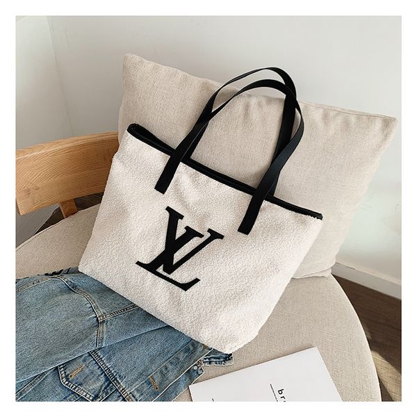 2019 new arrived luxury handbag women bag brand mall me enger leather bag feminina luxury ca ual modern tote houlder handbag bag
2019 new arrived luxury handbag women bag brand mall me enger leather bag feminina luxury ca ual modern tote houlder handbag bag