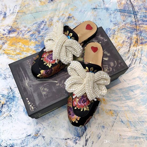 women's casual shoes embroidery horse bit buckle printing slippers woman flat genuine leather shoes, Black
women's casual shoes embroidery horse bit buckle printing slippers woman flat genuine leather shoes, Black