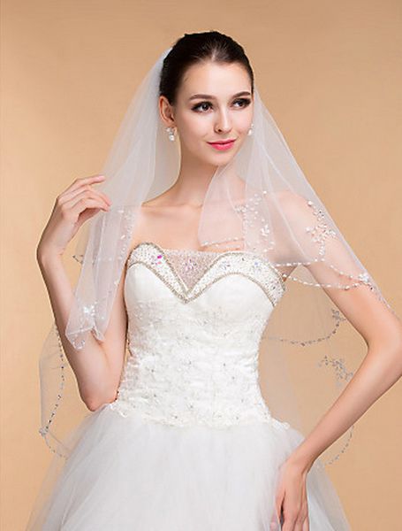 nice-looking two-layer pearl and bead and rhinestone edge hip length white ivory champagne red black purple pink wedding veil
nice-looking two-layer pearl and bead and rhinestone edge hip length white ivory champagne red black purple pink wedding veil
