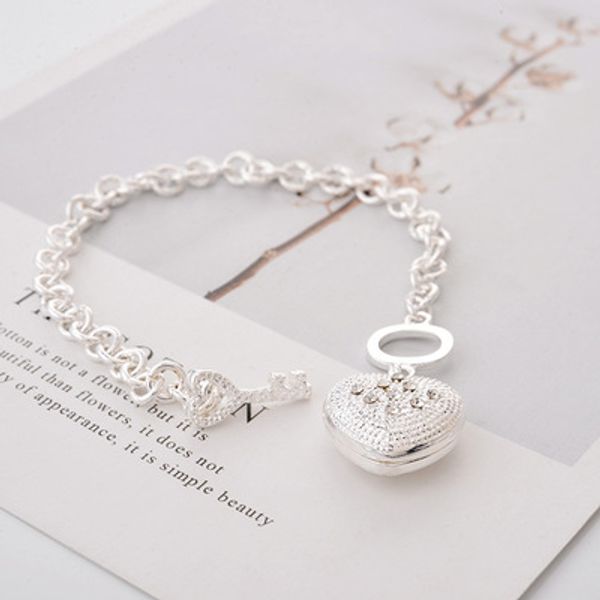 2019 fashion simple and exquisite silver bracelet heart-shaped peach heart bracelet female jewelry accessories, Black
2019 fashion simple and exquisite silver bracelet heart-shaped peach heart bracelet female jewelry accessories, Black